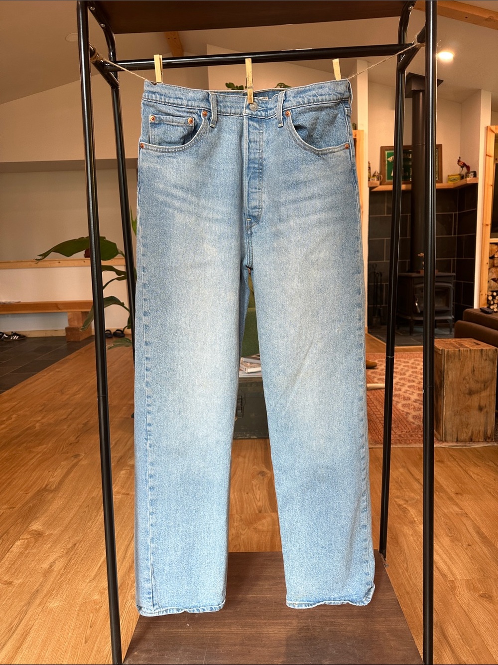 Levi's Light Wash Women's Ribcage Straight-Leg Jeans